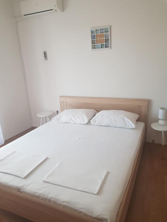 Apartments And Rooms With Parking Space Metajna, Pag - 4120 エクステリア 写真